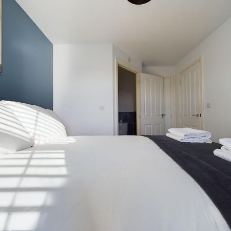 247 Serviced Accommodation In Stafford- 3Br Townhouse Exterior foto