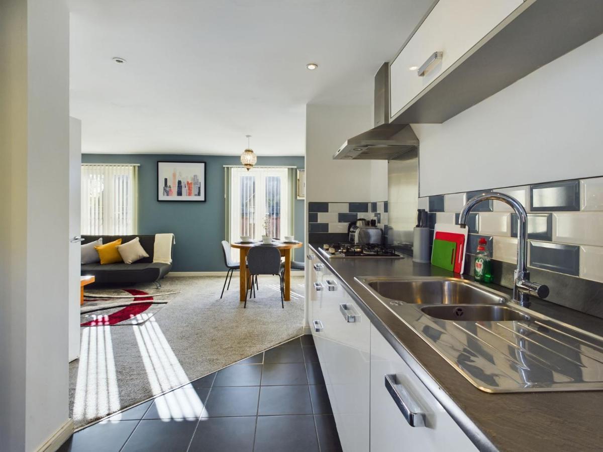 247 Serviced Accommodation In Stafford- 3Br Townhouse Exterior foto